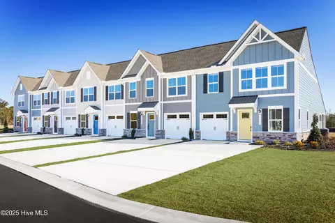 3213 Edgehill Dr, Navassa, NC 28451