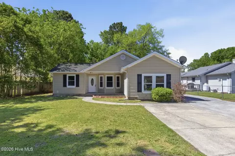 1100 Shroyer Cir, Jacksonville, NC 28540