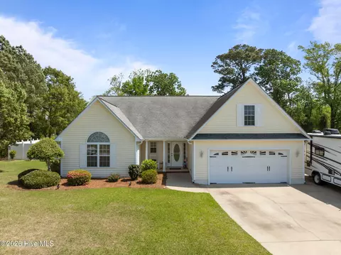 116 Bur Oaks Blvd, Newport, NC 28570