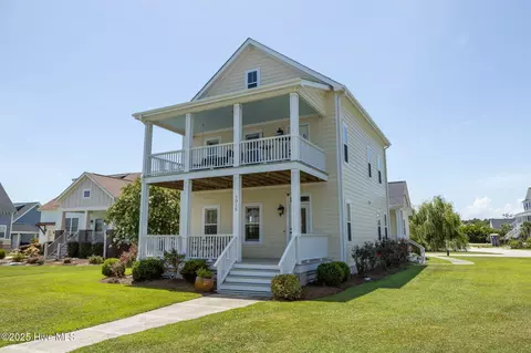 1315 Barnacle Ln, Morehead City, NC 28557