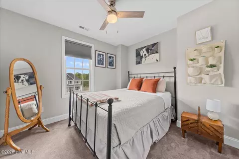 Bedroom - 1024 Hydrangea Dr, Aberdeen, NC 28315 photo 5 of 8
