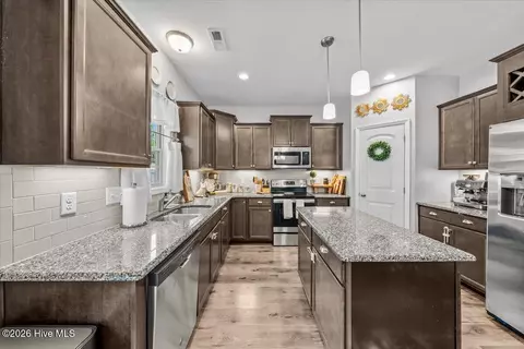 Kitchen - 1024 Hydrangea Dr, Aberdeen, NC 28315 photo 1 of 2