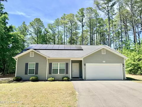 917 Cardinal Pl, Vass, NC 28394