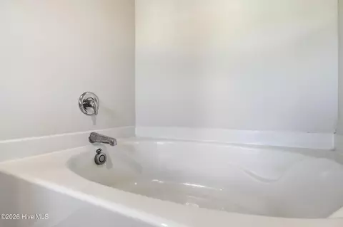 Bath - 697 Poppleton Dr, Hampstead, NC 28443 photo 2 of 3
