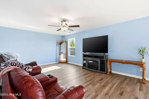 Living - 697 Poppleton Dr, Hampstead, NC 28443 photo 2 of 2