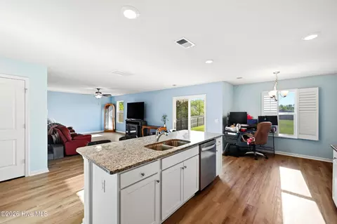 Kitchen - 697 Poppleton Dr, Hampstead, NC 28443 photo 4 of 5