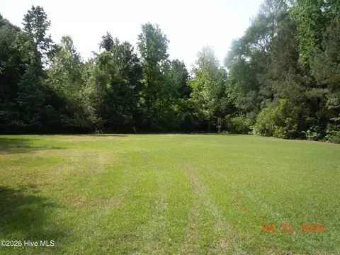 210 Canal St, Tabor City, NC 28463