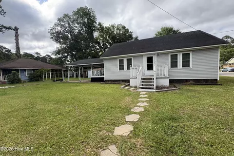 51 Oak St, Brunswick, NC 28424