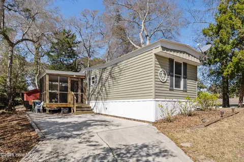 315 Miller St, Emerald Isle, NC 28594