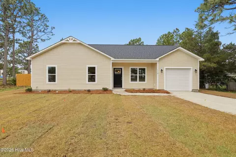 113 N King St, Hubert, NC 28539