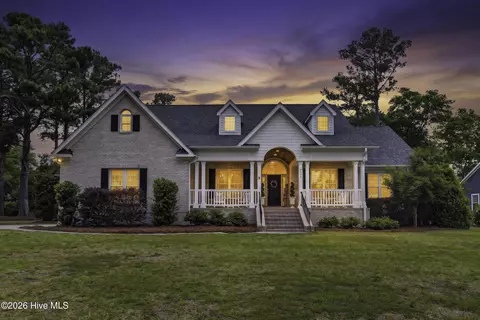8900 Champion Hills Dr, Wilmington, NC 28411