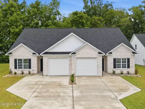 2008 Dartford Dr #B, Greenville, NC 27834