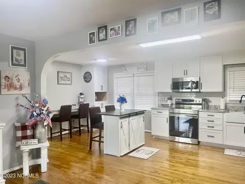 Kitchen - 166 Pine Tree Ln, Chadbourn, NC 28431 photo 2 of 9