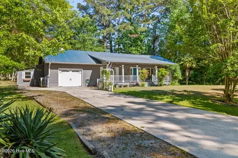 519 Country Club Dr W, Arapahoe, NC 28510