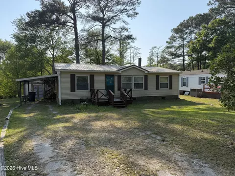 245 Lake Dr SW, Supply, NC 28462