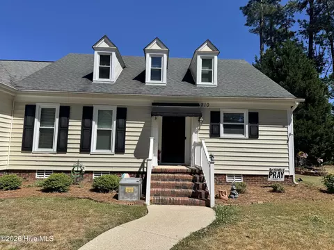 210 Hawthorne Ln W #3B, Wilson, NC 27893
