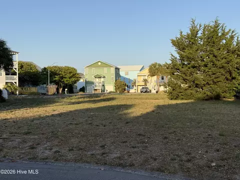 126 Heather Ln, Kure Beach, NC 28449