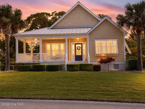 422 Sunrise Ct, Emerald Isle, NC 28594