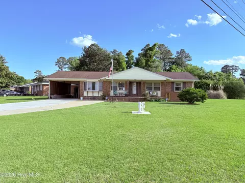 102 Yorkshire Dr, Jacksonville, NC 28546