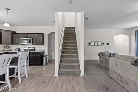 Entry Way - 603 Mayapple Ln, Hubert, NC 28539 photo 3 of 5