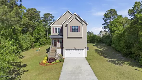 603 Mayapple Ln, Hubert, NC 28539
