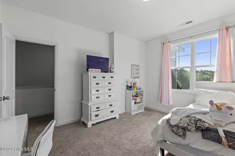 Bedroom - 603 Mayapple Ln, Hubert, NC 28539 photo 5 of 9