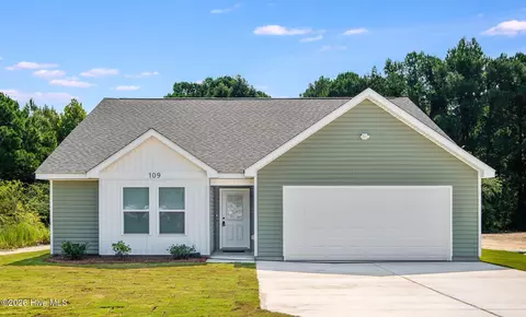 109 William Gurganus Rd, Maple Hill, NC 28454
