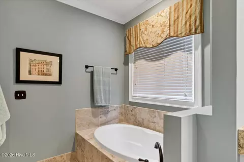 Bath - 52 Greencastle Dr, Pinehurst, NC 28374 photo 3 of 9