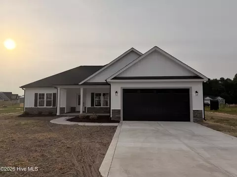 3731 Chatsworth Dr, La Grange, NC 28551
