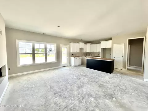 3731 Chatsworth Dr, La Grange, NC 28551