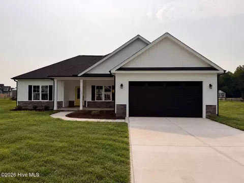 3731 Chatsworth Dr, La Grange, NC 28551