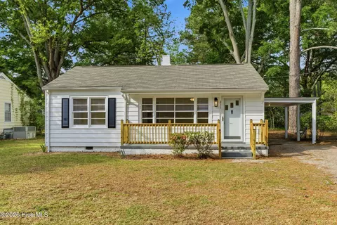 211 S Circle Dr, Rocky Mount, NC 27804