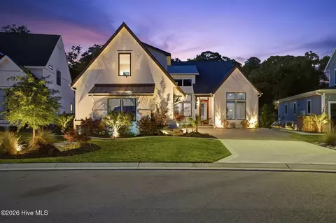 8265 Winding Creek Cir, Wilmington, NC 28411