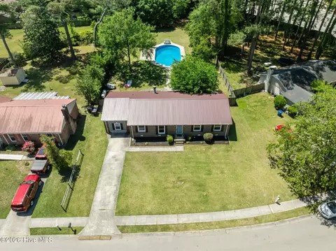 905 Winchester Rd, Jacksonville, NC 28546