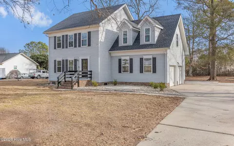 2347 Tulls Creek Rd, Moyock, NC 27958