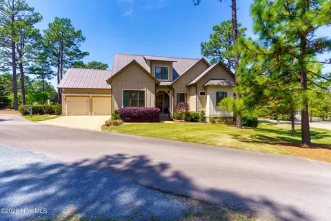 Exterior - 10 Deepdale Ln, Pinehurst, NC 28374 photo 2 of 8