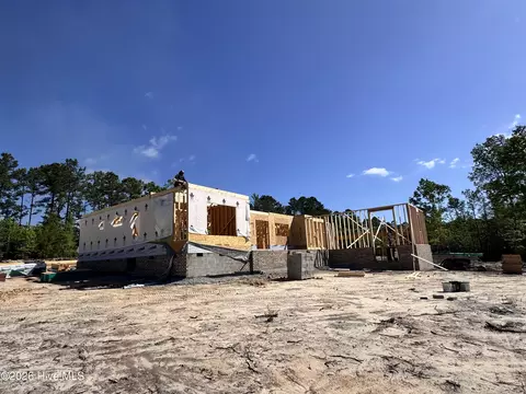 215 Schmidt Ln, Cameron, NC 28326