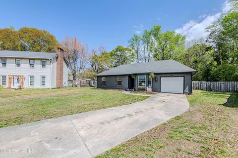 247 Bayberry Ct, Jacksonville, NC 28540