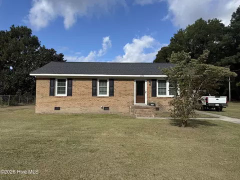 1370 Bs Barbeque Rd, Greenville, NC 27834