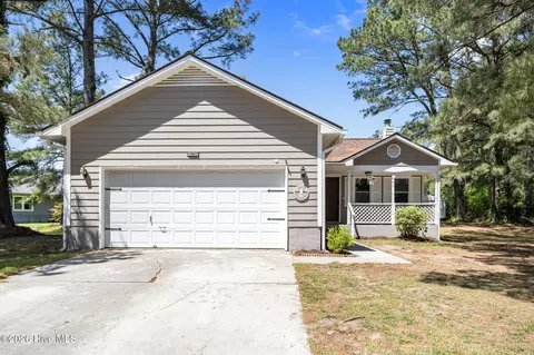 103 Granite Ct, Jacksonville, NC 28540