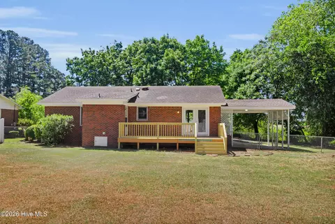 Exterior - 720 Poplar St, Faison, NC 28341 photo 8 of 11