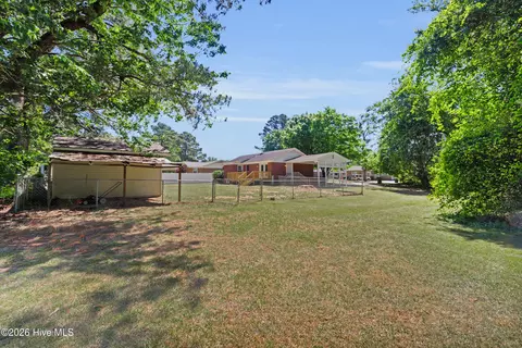 Exterior - 720 Poplar St, Faison, NC 28341 photo 6 of 11