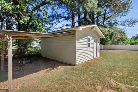 Exterior - 720 Poplar St, Faison, NC 28341 photo 5 of 11