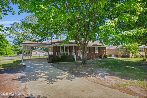 720 Poplar St, Faison, NC 28341