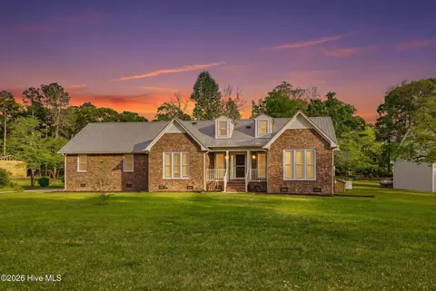 2514 Hickory St, New Bern, NC 28562