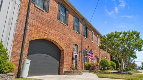 916 W 3rd St UNIT 10 & 11, Washington, NC 27889