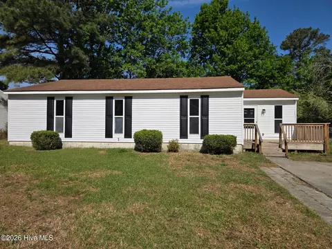 6 Lakewood Ct, Jacksonville, NC 28546