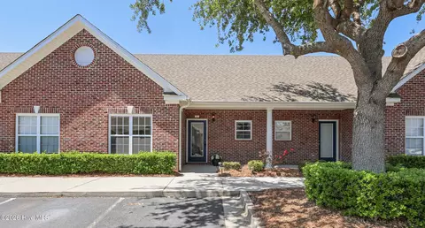 221 Eucalyptus Ln, Wilmington, NC 28412