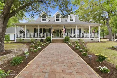 801 E Yacht Dr, Oak Island, NC 28465