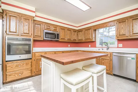 Kitchen - 30 Gull Ln, Pinehurst, NC 28374 photo 4 of 4